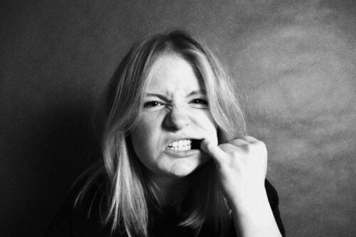 bouton sur la langue