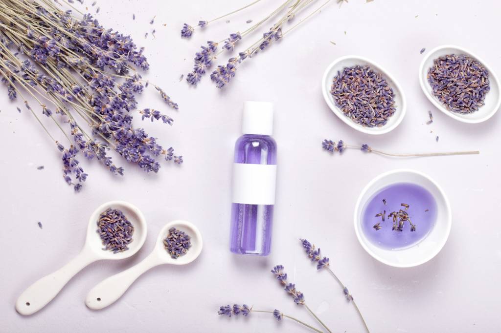 un cosmétique DIY huile essentielle