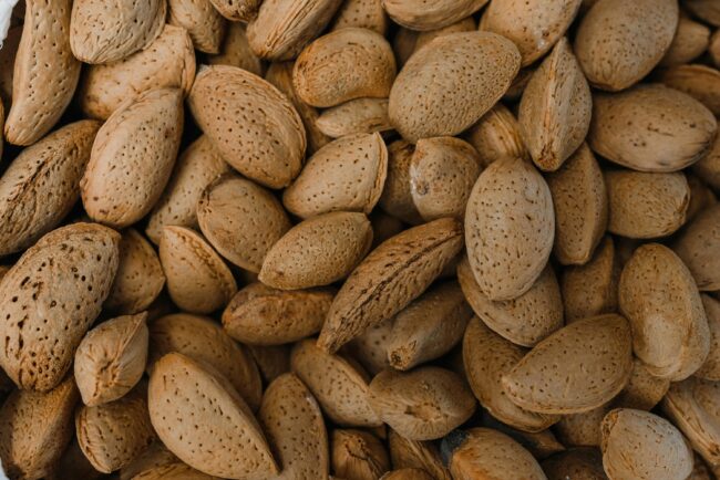 manger des amandes